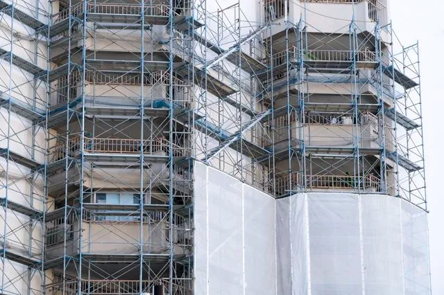 マンション大規模修繕で省エネ対策 遮熱塗料と断熱塗料