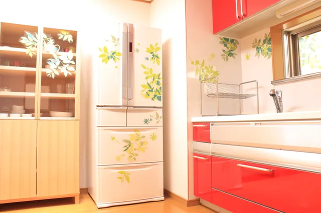 カンタン壁リフォーム! マンションの室内壁をおしゃれにする「貼るリフォーム」とは