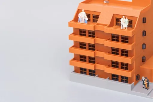 マンションで自治会に入るメリットはあるの? 管理組合との関係は?